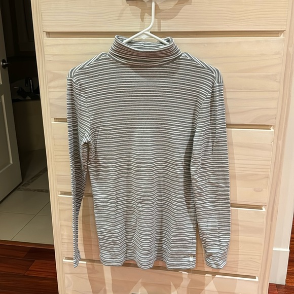 Stripped grey and white turtleneck Eddie Bauer - Picture 1 of 5